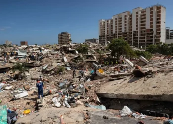 Un equipo de siete bomberos españoles deja Venezuela tras cinco días de rescate por los terremotos