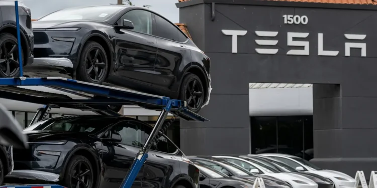 Tesla supera expectativas con un aumento del 25% en ventas de autos