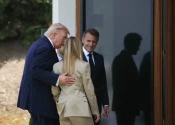 Donald Trump pide una «orden de alejamiento» de Meloni y el Gobierno italiano evita reaccionar