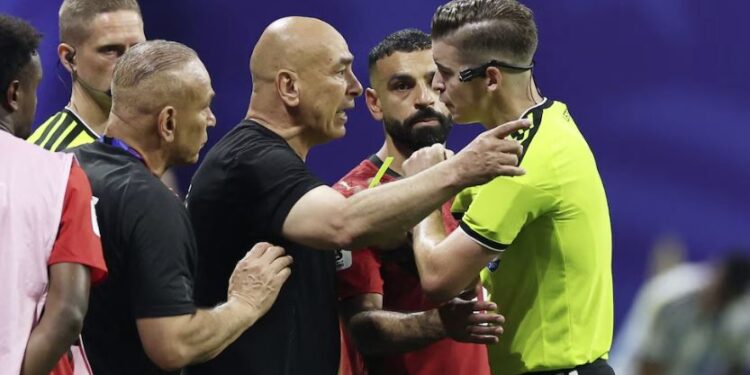 El duro comunicado de Egipto contra el arbitraje tras la derrota ante la Argentina: el particular pedido a la FIFA