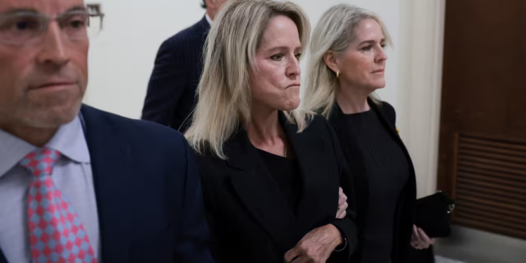 Víctimas de Epstein rompen el silencio: acusan a su exasistente de engañar al Congreso