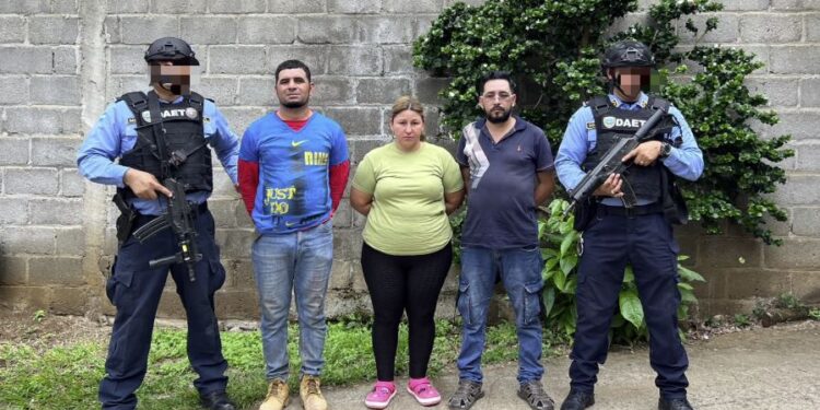 DAET captura a tres integrantes de una estructura criminal en posesión de un fuerte cargamento de droga