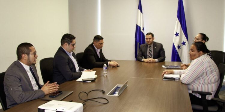 IP y SENPRENDE impulsan alianza estratégica para fortalecer la formalización de emprendimientos y la protección de marcas