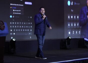 Juan Diego Zelaya impulsa la formación tecnológica con 15,000 becas de Amazon Web Services para desarrollar el talento digital