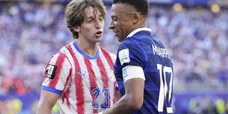 Mbappé condena a senadora paraguaya por comentarios racistas tras partido del Mundial