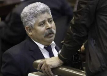 “Valía L136 millones y se vendió por 137 entonces se ganó un millón”: Marvin Ponce sobre el avión presidencial