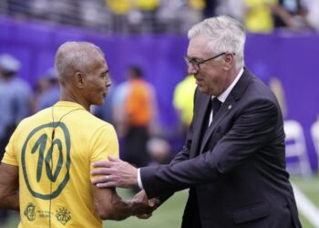 “No puede seguir”: la lapidaria crítica de Romario a Carlo Ancelotti tras la eliminación de Brasil en el Mundial