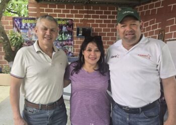 Roosevelt Hernández apareció en una reunión política de Libre en un sector del Departamento de Olancho