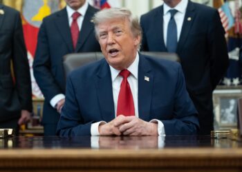 Trump dice que EE.UU. investiga si Irán tiene drones almacenados en Cuba