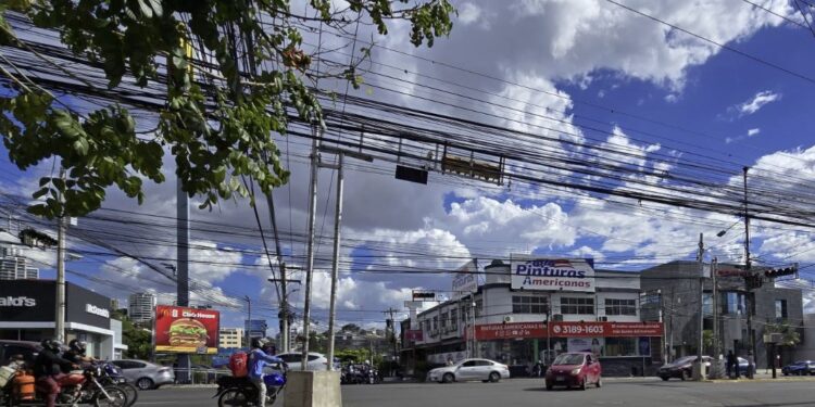 AMDC impulsa proyecto de semaforización inteligente para modernizar la movilidad urbana en el Distrito Central
