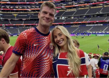 Sorloth recibió amenazas de muerte después de que su error provocara la eliminación de Noruega del Mundial