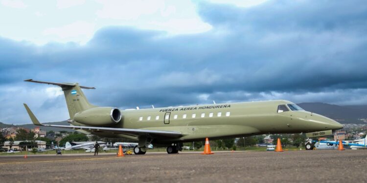 ¡Baratío! Por apenas L 137 millones y “sin competir”, una empresa mexicana se queda con el avión presidencial