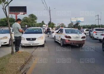 ¡En pie de lucha! Taxistas vuelven a cerrar El Progreso rechazando “trancazo” a la tasa vehicular