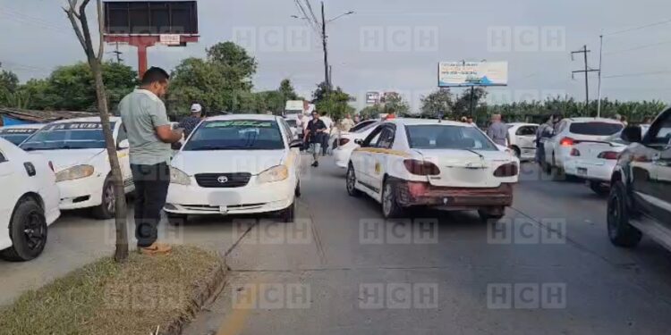 ¡En pie de lucha! Taxistas vuelven a cerrar El Progreso rechazando “trancazo” a la tasa vehicular