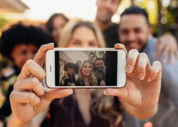 ¡Ni tus selfies se salvan! Meta desata una “tormenta” por usar imágenes públicas con su nueva IA