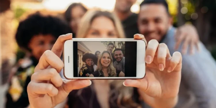 ¡Ni tus selfies se salvan! Meta desata una “tormenta” por usar imágenes públicas con su nueva IA