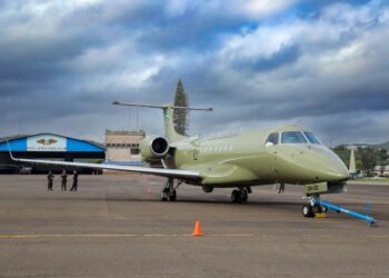 ¡Ojalá no lo regalen! Solo dos empresas competirán por el avión presidencial en la subasta